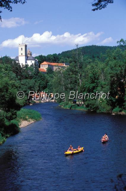 tchequie  32.JPG - Descente en canoë de la rivière Vltava depuis le chateau de Rozmberk jusqu'à Cesky Krumlov  BohêmeRépublique tchèque